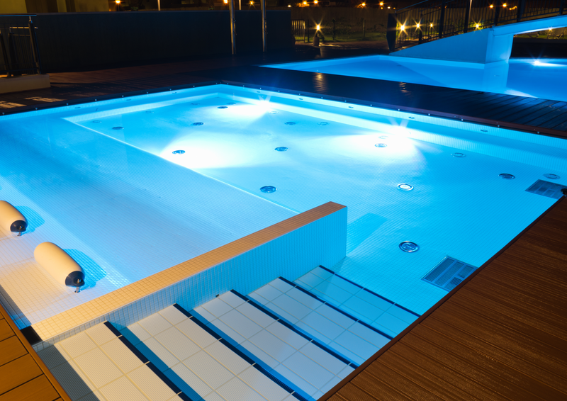 Water TechniX Vivid LED Retro Pool Light White - Surface Mount